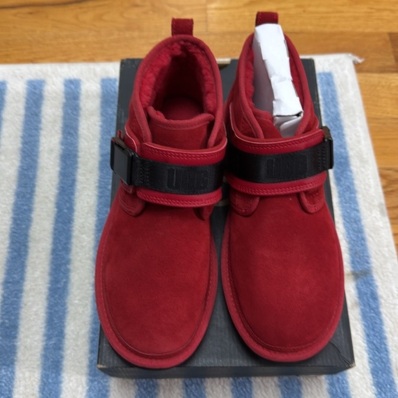UGG Red Shoes Size 8 - Picture 5 of 6